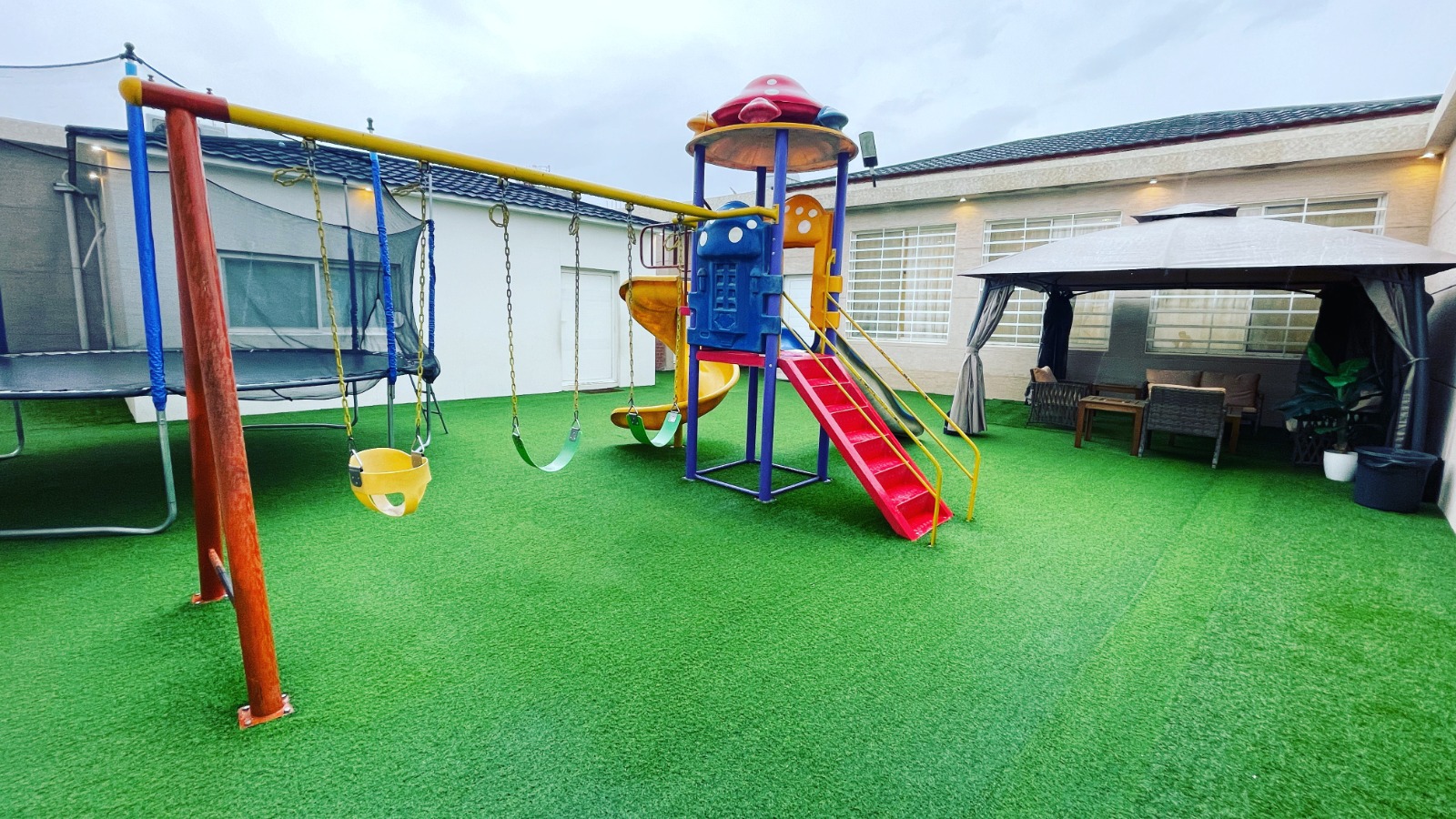 للتواصل واتساب